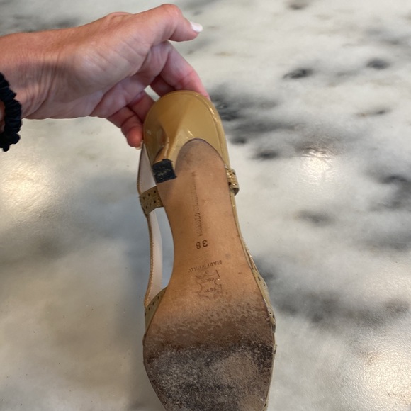 Manolo Blahnik patent leather heels - Picture 10 of 14